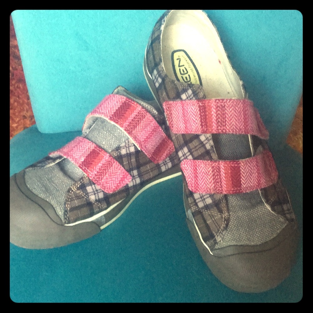 Plaid Velcro Keens